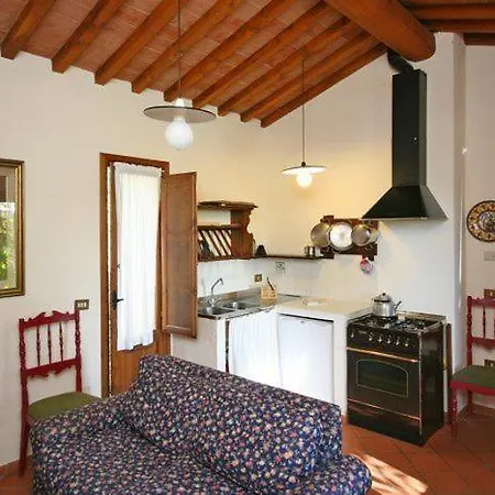 Camaioni Sleeps 4 T241423 Camaione