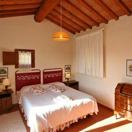 Camaioni Sleeps 4 T241423 Camaione